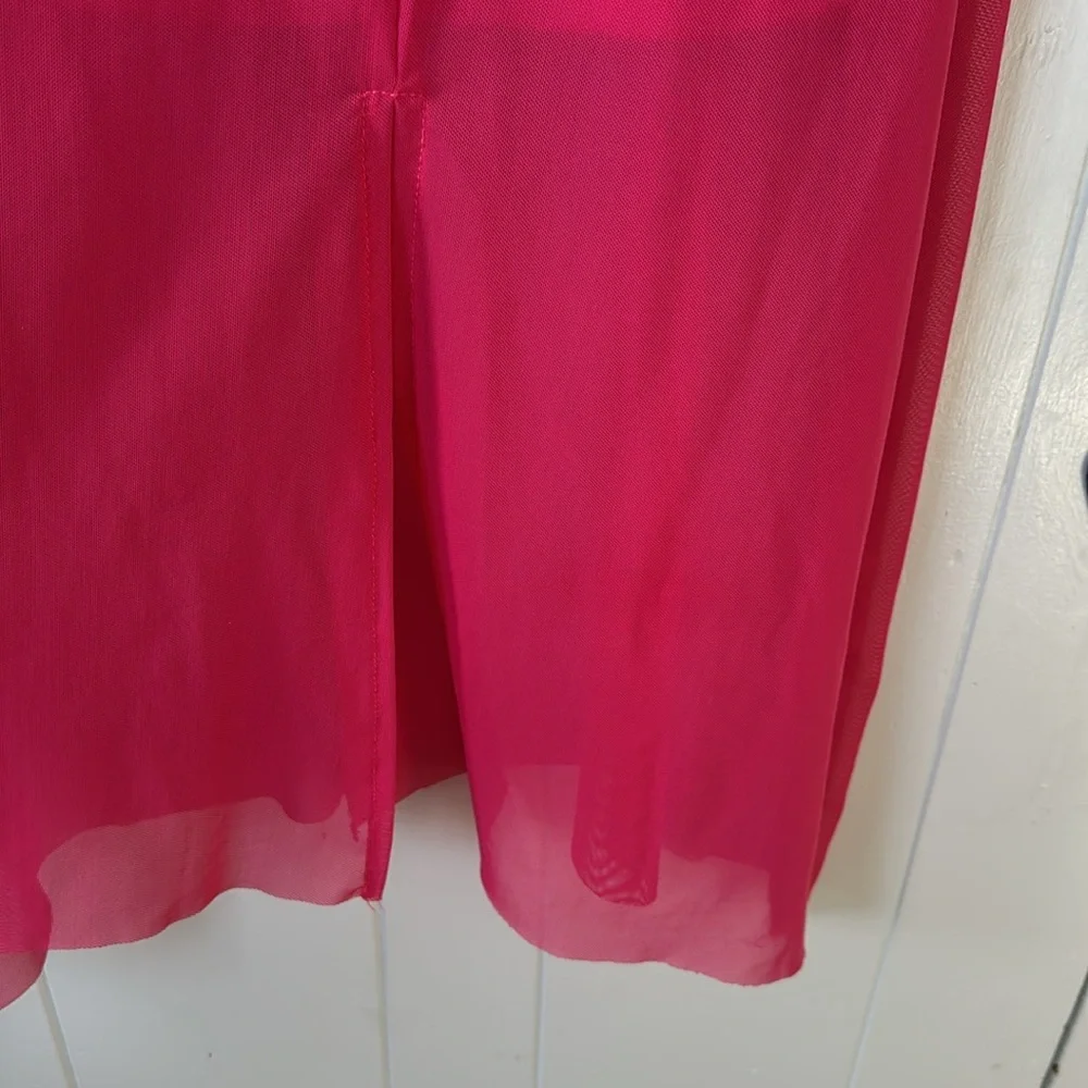 Hot pink dress - Picture 4 of 8